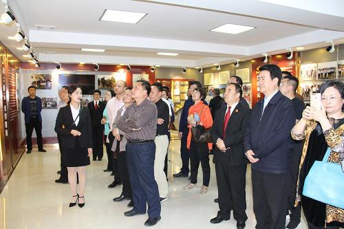 在马坊村“两说一联”展览馆参观调研.jpg